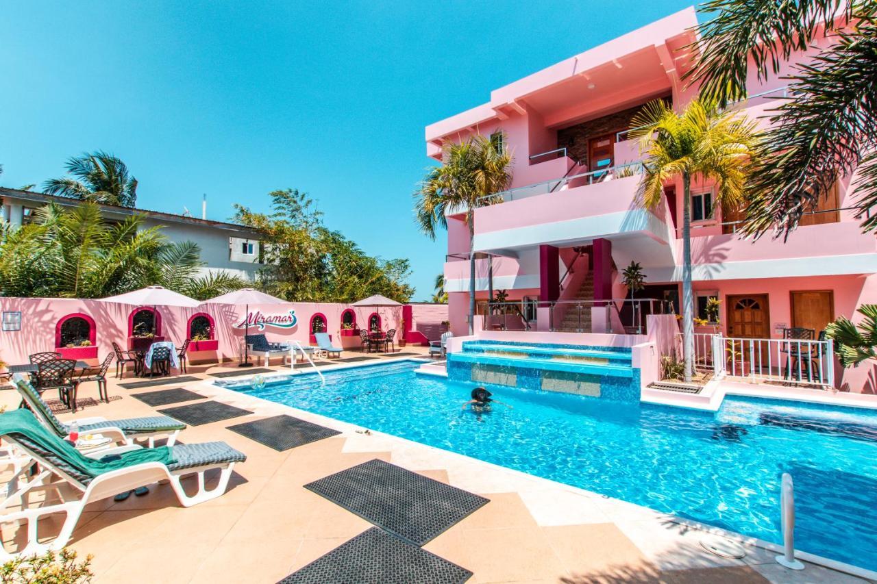Miramar Suites Placencia 외부 사진