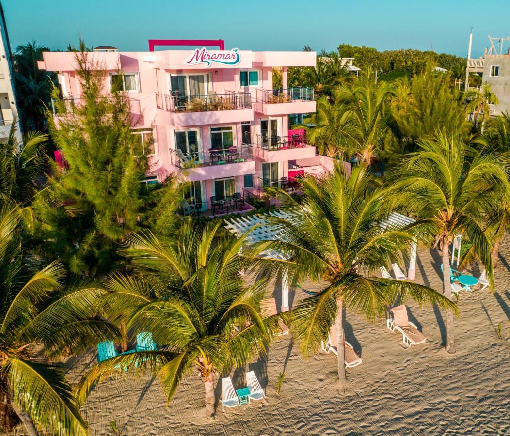 Miramar Suites Placencia 외부 사진