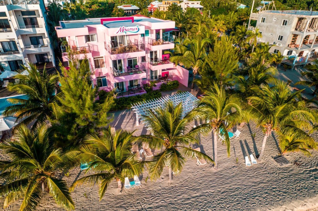 Miramar Suites Placencia 외부 사진