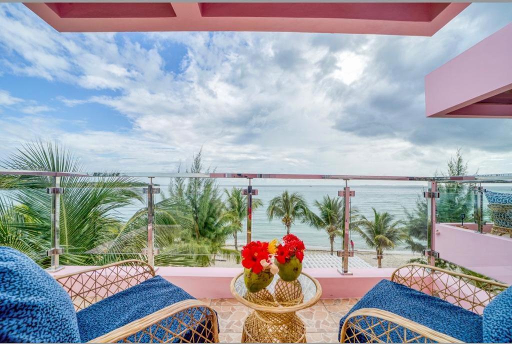 Miramar Suites Placencia 외부 사진